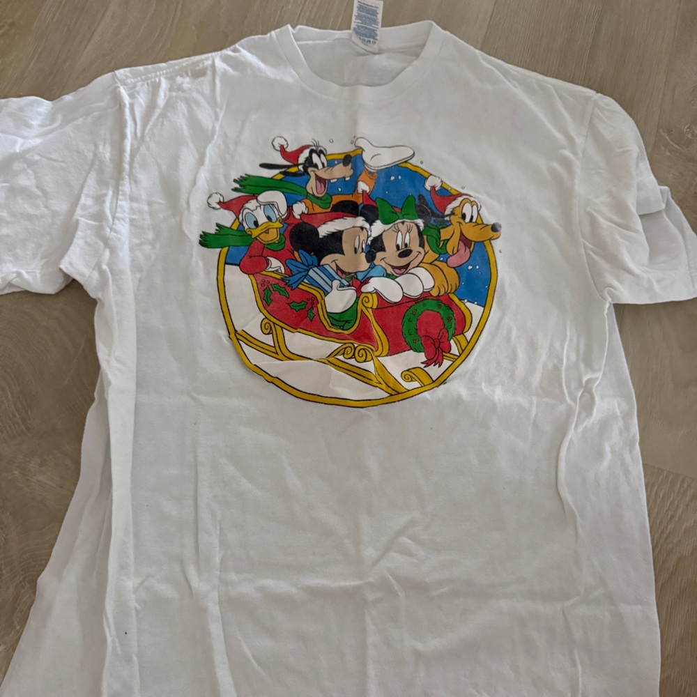 Disney Holiday Christmas Mickey and Friends sleigh Santa White Cotton T-Shirt L